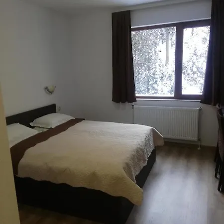 Вила Обзор *